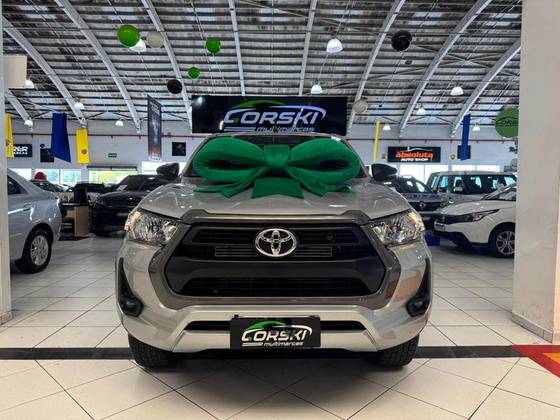 TOYOTA HILUX 2.8 D-4D TURBO DIESEL CD SR 4X4 AUTOMÁTICO